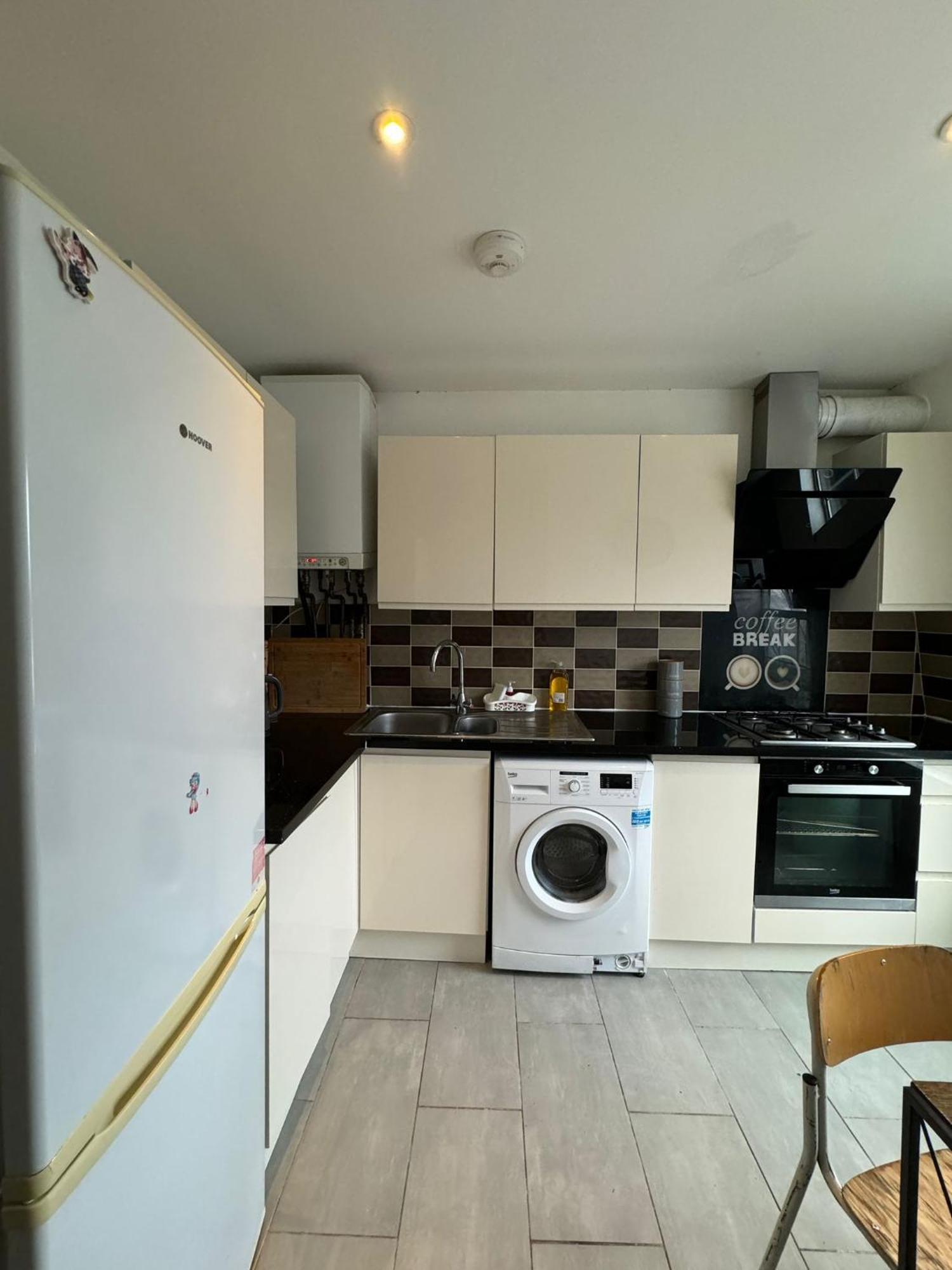 2 Bedroom Flat In Euston 2 Mins Away From Station, No Lift Londen Buitenkant foto